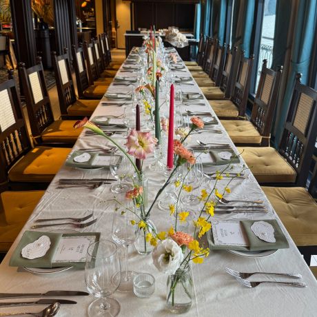 해상 프리미엄 갈라 디너: 세계자연유산의 만 위에서 펼쳐지는 특별한 연말 기업 행사