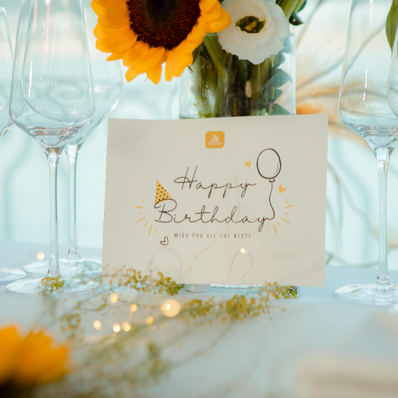 럭셔리하게 당신의 생일을 축하하세요