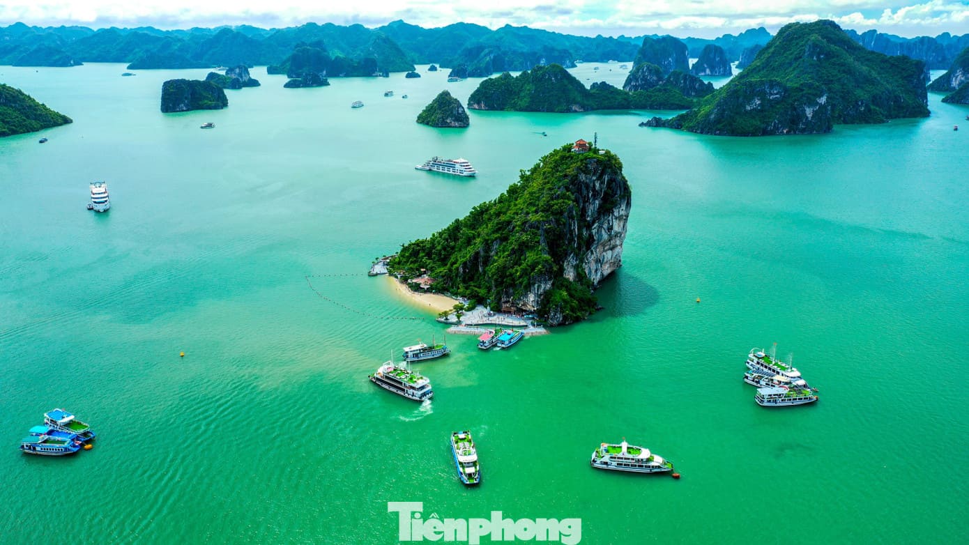 Ha Long Bay