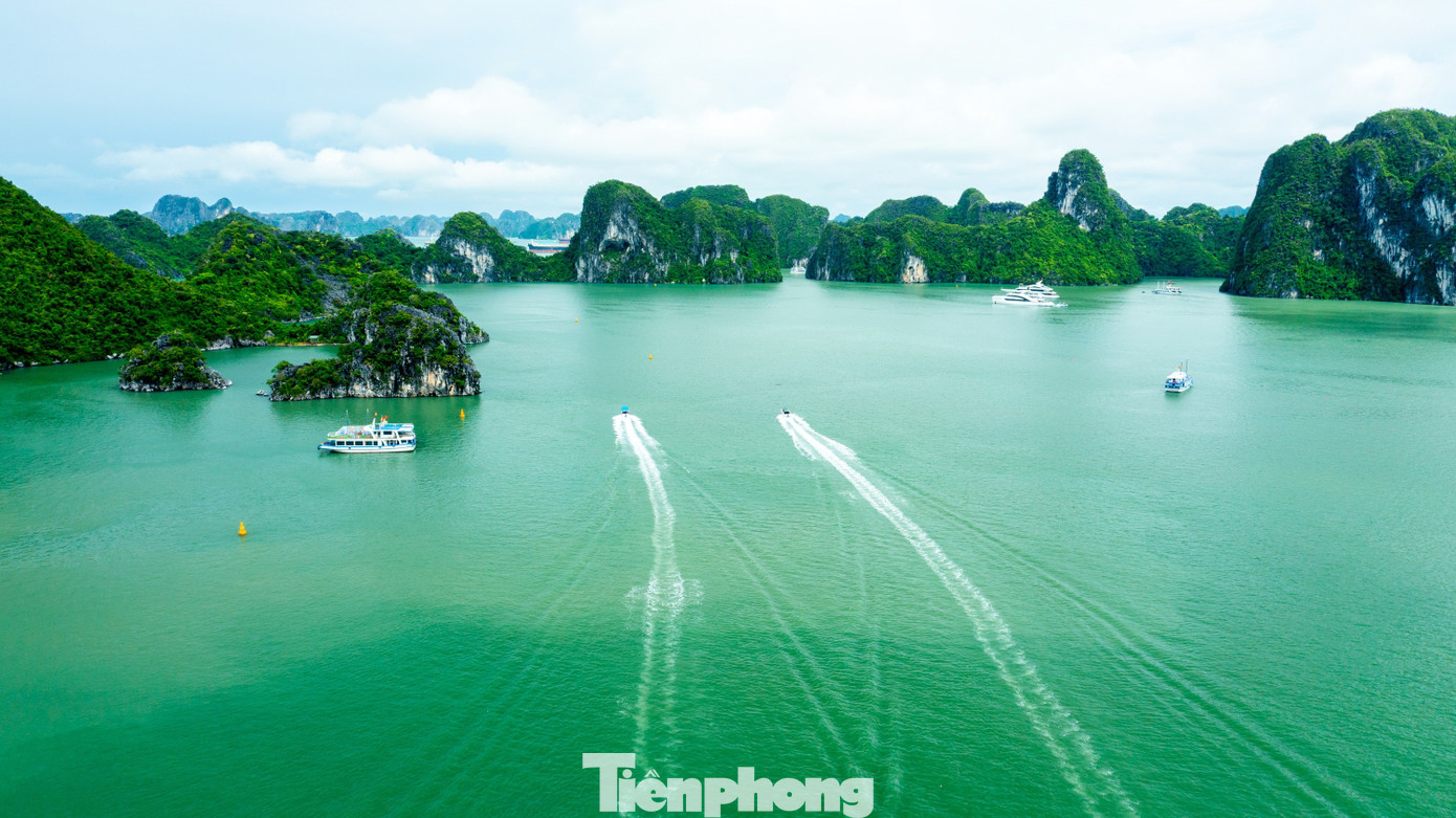 Ha Long Bay